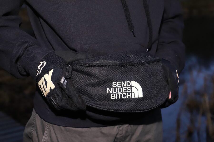 Bauchtasche Send Nudes Bitch Glow in the Dark